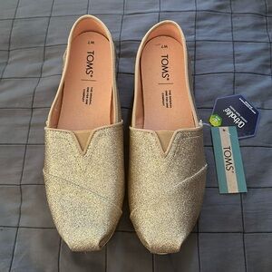 New with tags Toms champagne glitter sparkle shoe size 7